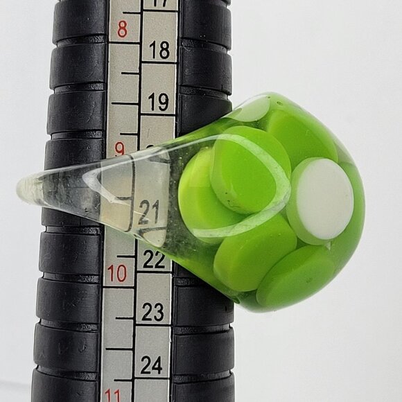 Chunky Oval Shape Resin Ring With Green and White Pill Beads Lucite Large Ring - Picture 6 of 9